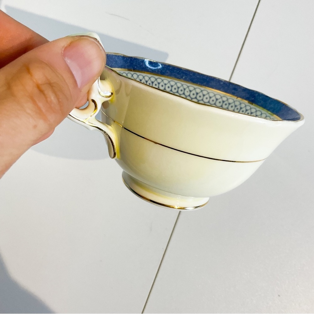 AYNSLEY Blue Lace Floral Tea Cup Cream & Gold | English Bone China - Picture 7 of 8